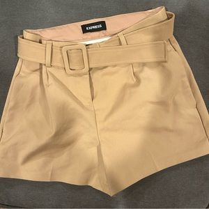 NWOT belted shorts